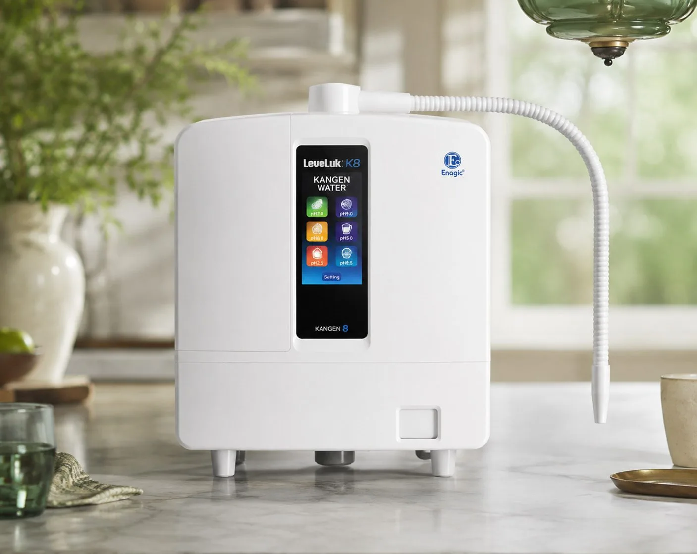 Ionizator vode Kangen K8 na kuhinjskom radnom pultu